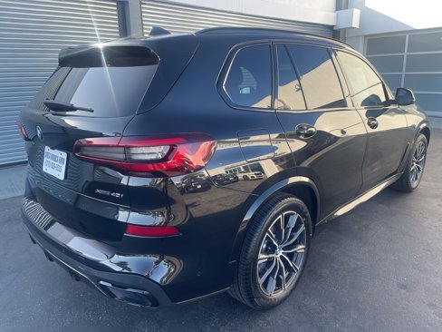 Used 2022 BMW X5 xDrive40i w/ M Sport Package image 5