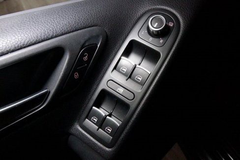 Used 2013 Volkswagen Golf R 4-Door image 21