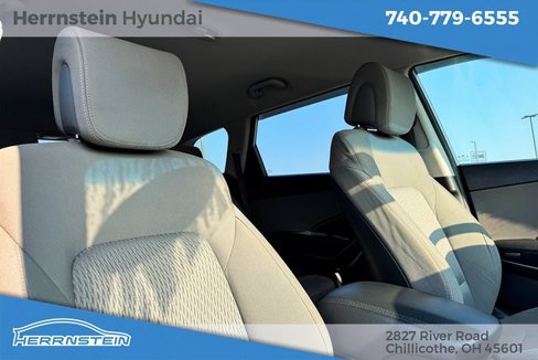 Used 2017 Hyundai Santa Fe SE image 28