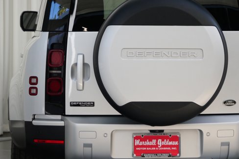 Used 2020 Land Rover Defender 110 First Edition image 38