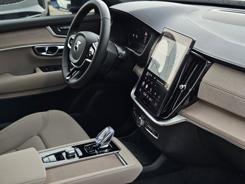 New 2026 Volvo XC90 B5 Core image 37