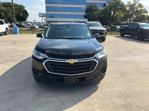 Used 2021 Chevrolet Traverse LS image 2
