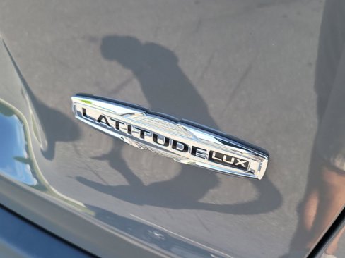 Used 2022 Jeep Cherokee Latitude Lux image 7