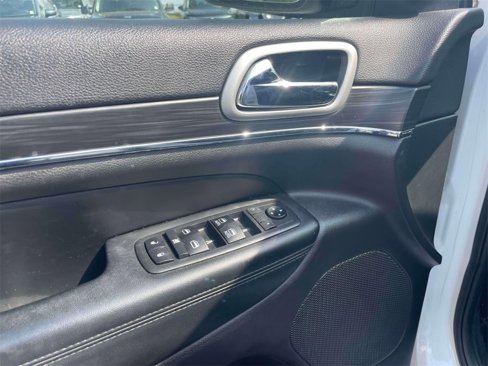 Used 2019 Jeep Grand Cherokee Limited image 17