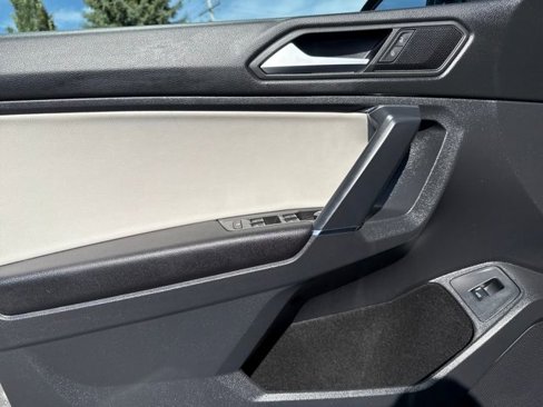 Used 2020 Volkswagen Tiguan SEL image 9