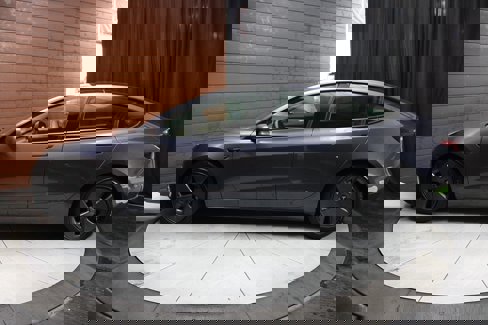 Used 2023 Tesla Model 3 Standard Range image 10