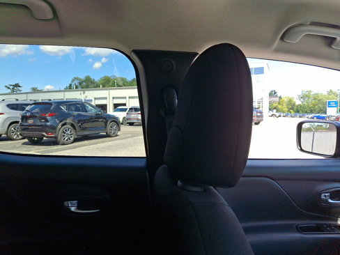 Used 2022 Jeep Renegade Latitude w/ Convenience Group image 13