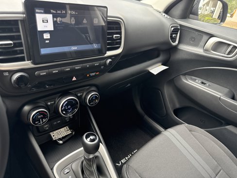 New 2025 Hyundai Venue SEL image 10