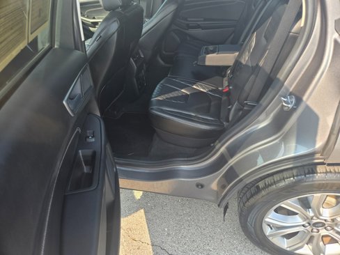 Used 2024 Ford Edge Titanium image 8