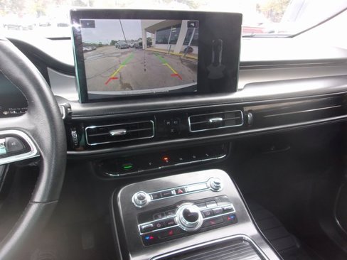 Used 2021 Lincoln Nautilus AWD image 5