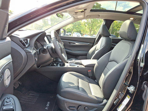 Certified 2024 INFINITI QX50 Luxe image 16