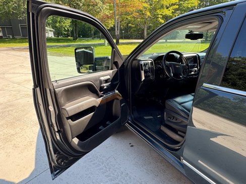 Used 2018 Chevrolet Silverado 1500 LTZ w/ Max Trailering Package image 9
