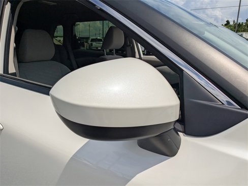 Used 2023 Nissan Rogue SV image 12