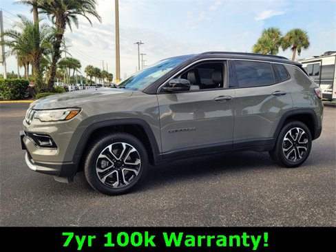 Used 2023 Jeep Compass Limited image 3