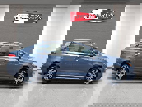 Used 2025 Toyota Corolla LE image 5
