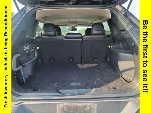 Used 2015 Jeep Cherokee Trailhawk w/ Cold Weather Group image 21