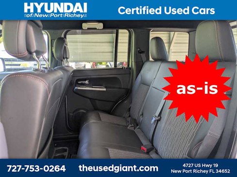 Used 2012 Jeep Liberty Arctic image 15