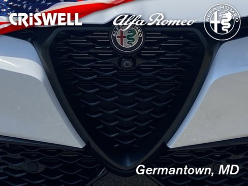 New 2025 Alfa Romeo Tonale w/ Premium Package image 11