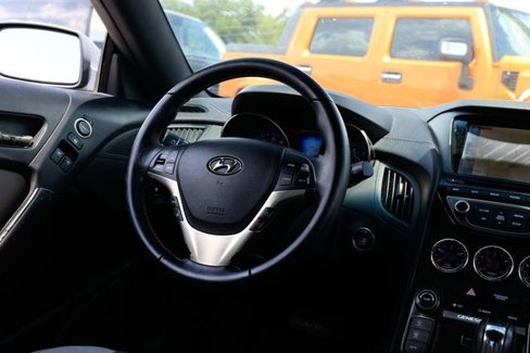 Used 2013 Hyundai Genesis 2.0T image 29