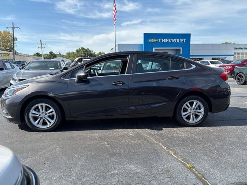 Used 2017 Chevrolet Cruze LT w/ Convenience Package image 2