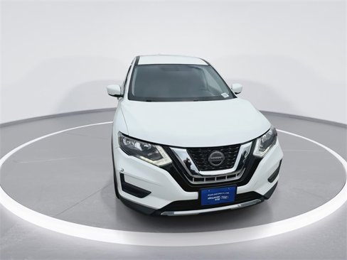 Used 2018 Nissan Rogue S image 3