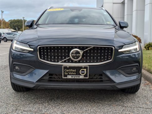 Certified 2023 Volvo V60 B5 Cross Country Plus image 8