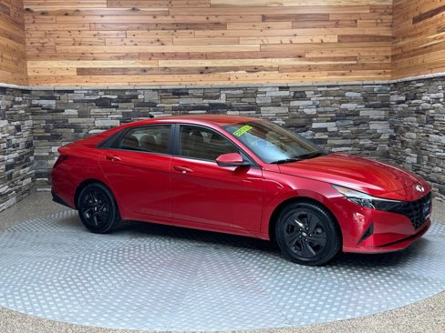 Used 2022 Hyundai Elantra SEL w/ Preferred Accessory Package image 8