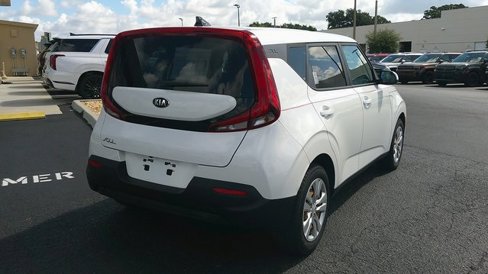 Used 2021 Kia Soul LX image 4