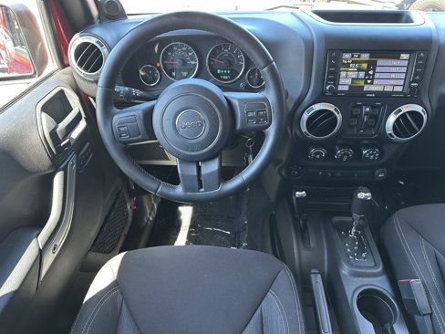 Used 2013 Jeep Wrangler Unlimited Rubicon image 19