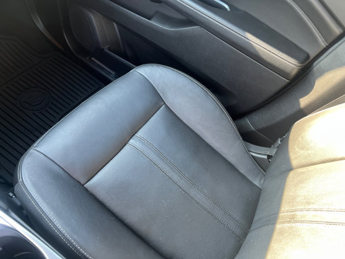 Used 2015 Cadillac SRX Luxury image 32