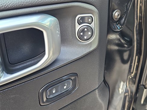Used 2021 Jeep Wrangler Unlimited Sahara w/ Dual Top Group image 29