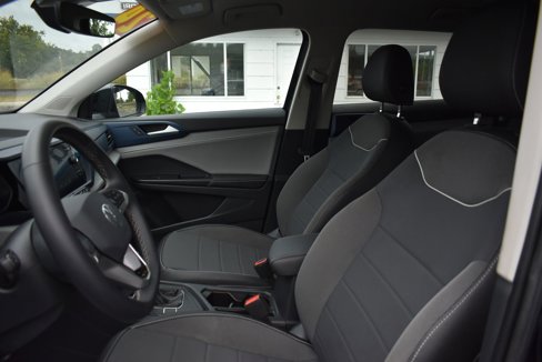Used 2024 Volkswagen Taos SE image 16