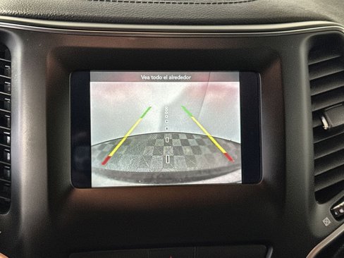 Used 2019 Jeep Cherokee Latitude Plus image 19