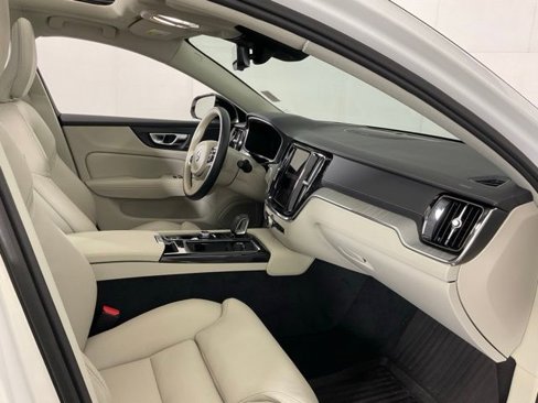 Certified 2024 Volvo S60 T8 Ultimate image 32