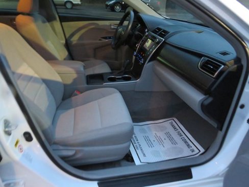 Used 2017 Toyota Camry LE image 37