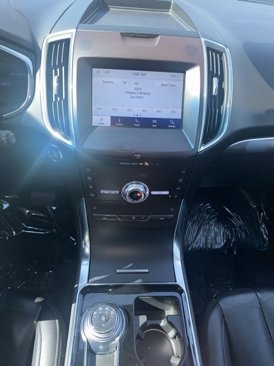 Used 2020 Ford Edge Titanium image 29
