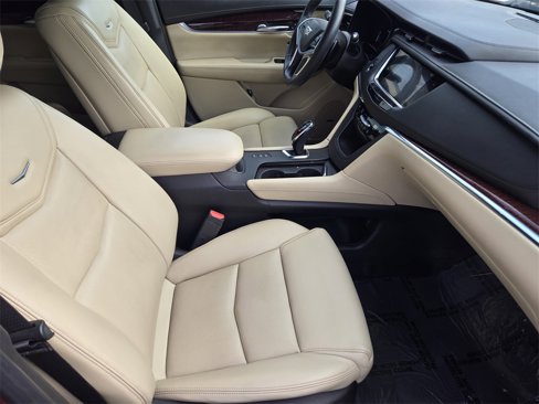 Used 2017 Cadillac XT5 Luxury w/ LPO, Wheel Lock Package image 14