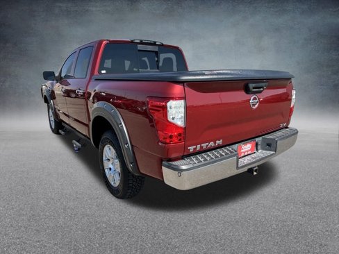 Used 2017 Nissan Titan SV image 9