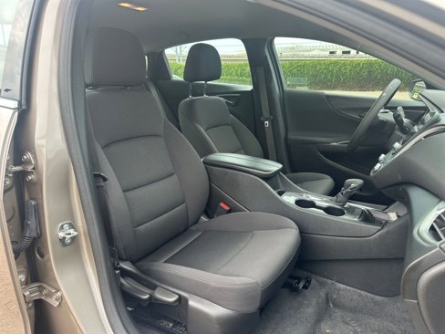 Used 2024 Chevrolet Malibu LT image 36