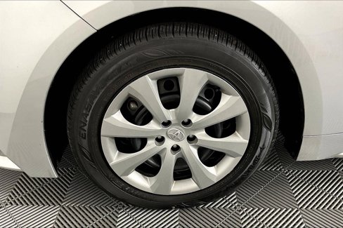 Used 2024 Toyota Corolla LE image 11