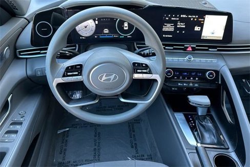 Used 2024 Hyundai Elantra SEL image 15