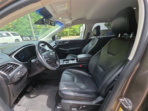 Used 2019 Ford Edge Titanium w/ Cold Weather Package image 22