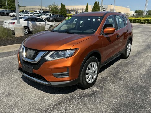 Used 2017 Nissan Rogue S image 1