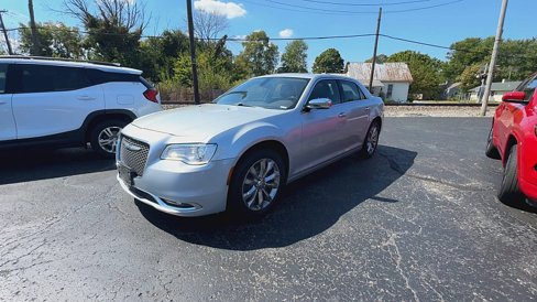Used 2019 Chrysler 300 Limited image 3
