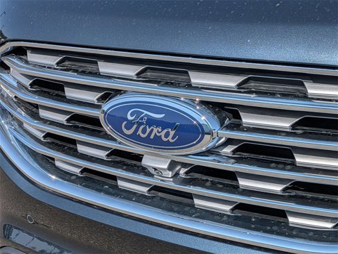 Used 2022 Ford Edge Titanium w/ Equipment Group 301A image 9