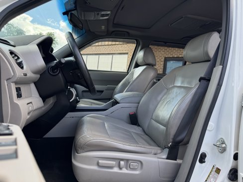 Used 2011 Honda Pilot Touring image 21