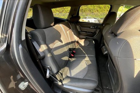 Used 2016 Chevrolet Traverse LT image 24