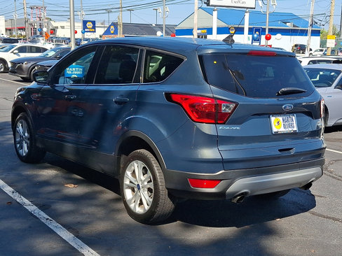 Used 2019 Ford Escape SE image 3
