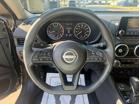 Used 2024 Nissan Sentra S image 5