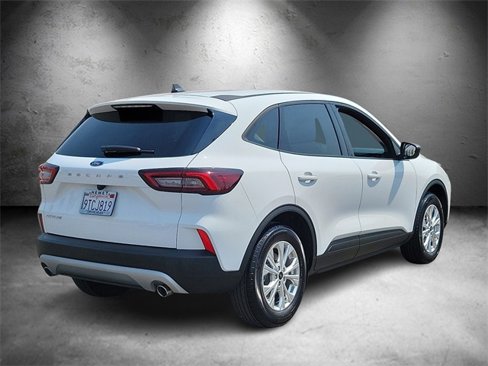 Used 2025 Ford Escape Active w/ Cold Weather Package image 3
